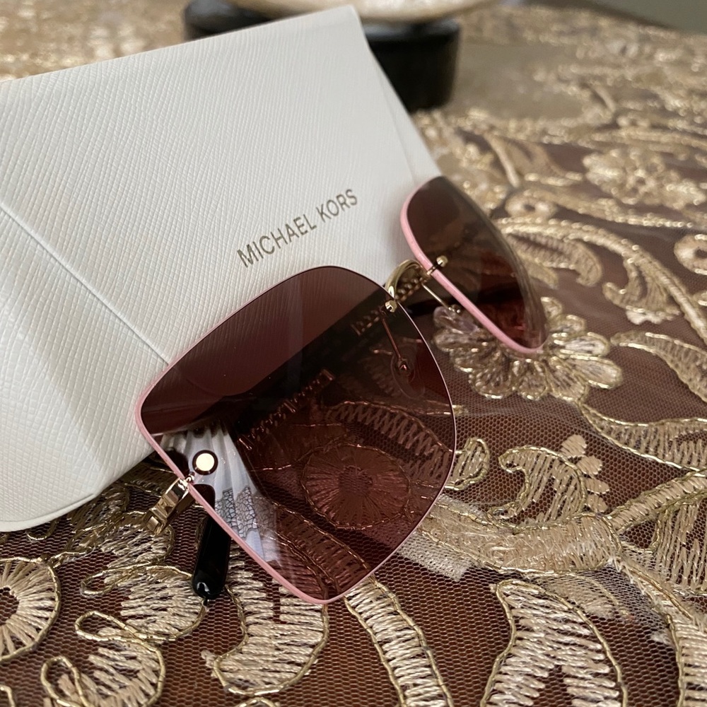 Michael Kors 60MM oversized sunglasses - Picture 7 of 13